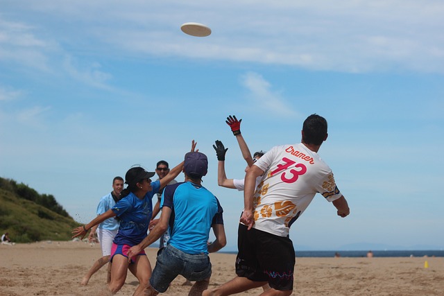 Spikeball vs. Beachvolley: Hvilket spil er bedst til stranden?